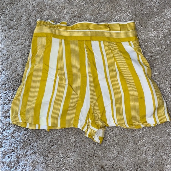 Forever 21 High Waisted Shorts - Picture 2 of 3